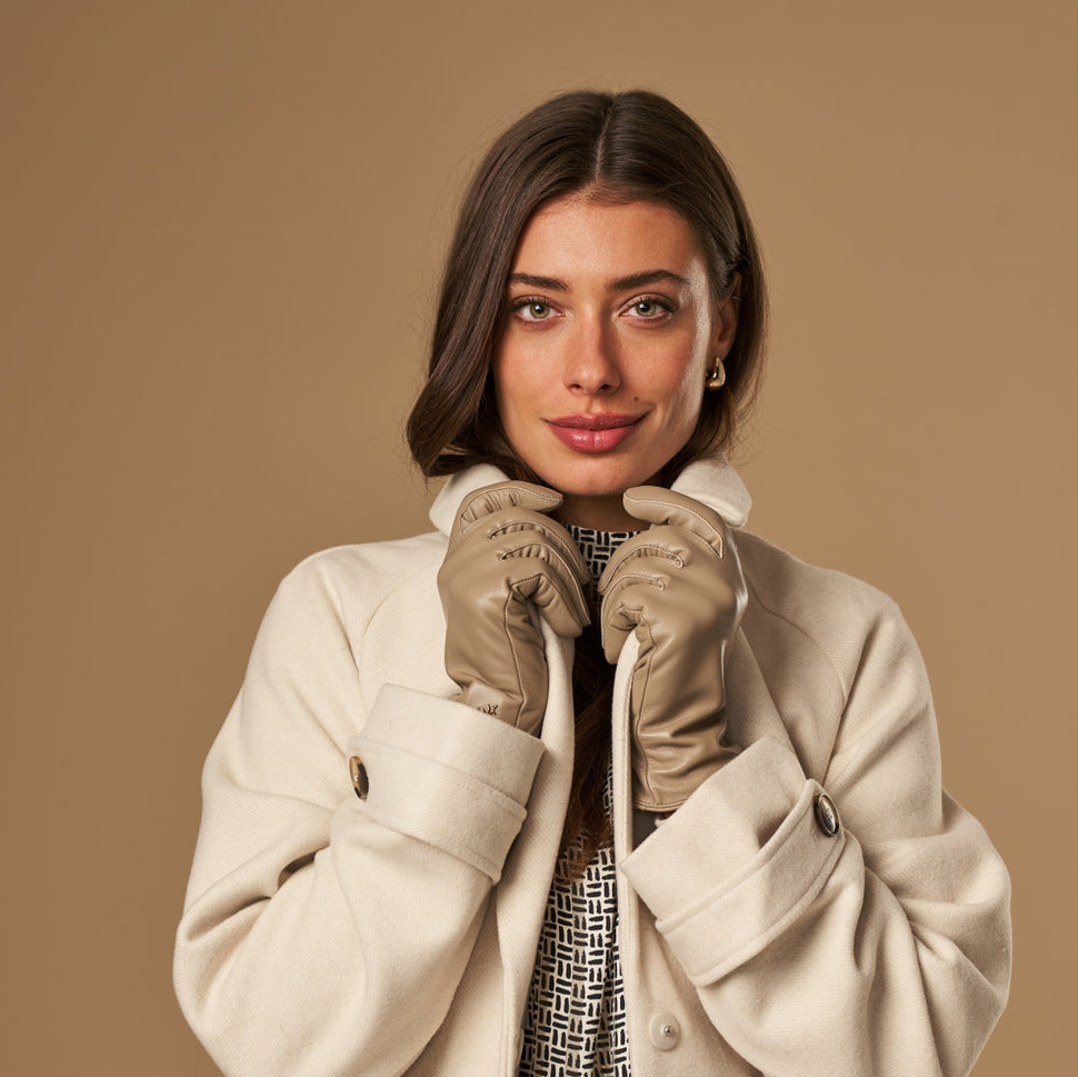 Ivy (beige) – sheepskin leather gloves with wool/cashmere lining & touchscreen feature - Schwartz & von Halen - UK - 7