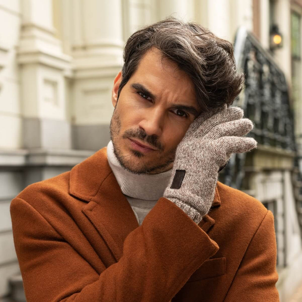 Hudson (light grey) - knitted gloves from Shetland wool with warm fleece lining - Schwartz & von Halen - UK - 5