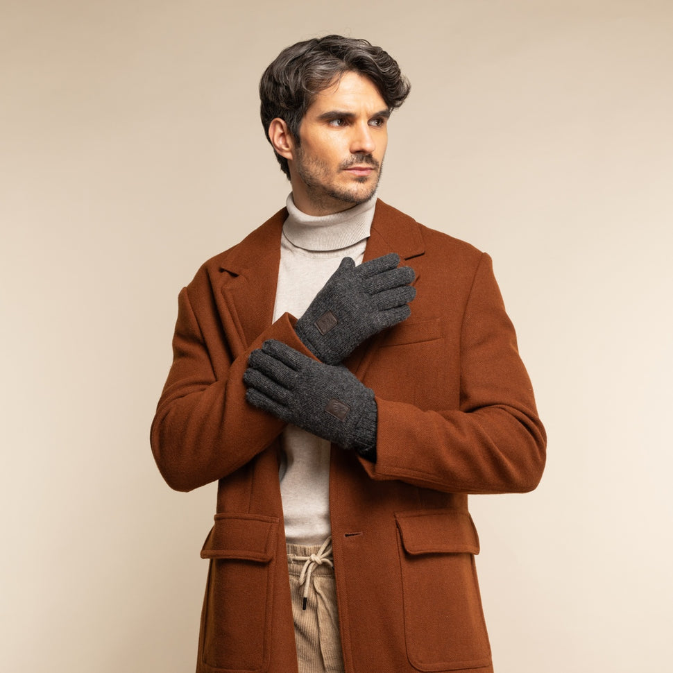 Hudson (dark grey) - knitted gloves from Shetland wool with warm fleece lining - Schwartz & von Halen - UK - 5