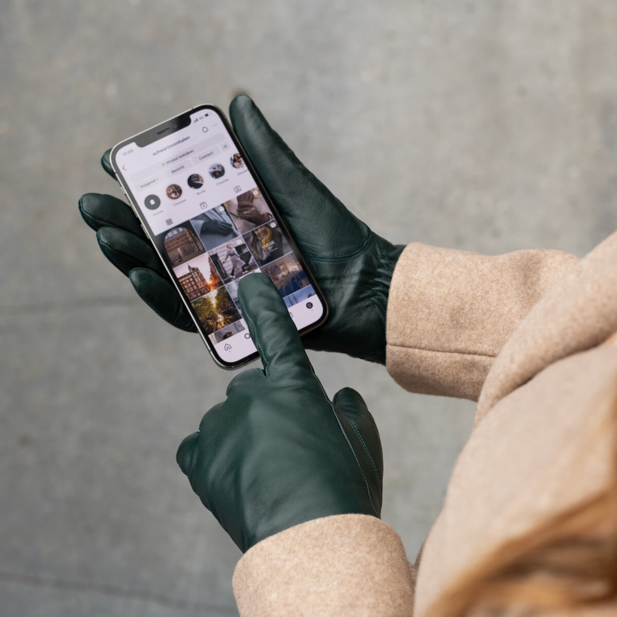Ivy (dark green) - sheepskin leather gloves with wool/cashmere lining & touchscreen feature - Schwartz & von Halen - UK - 6
