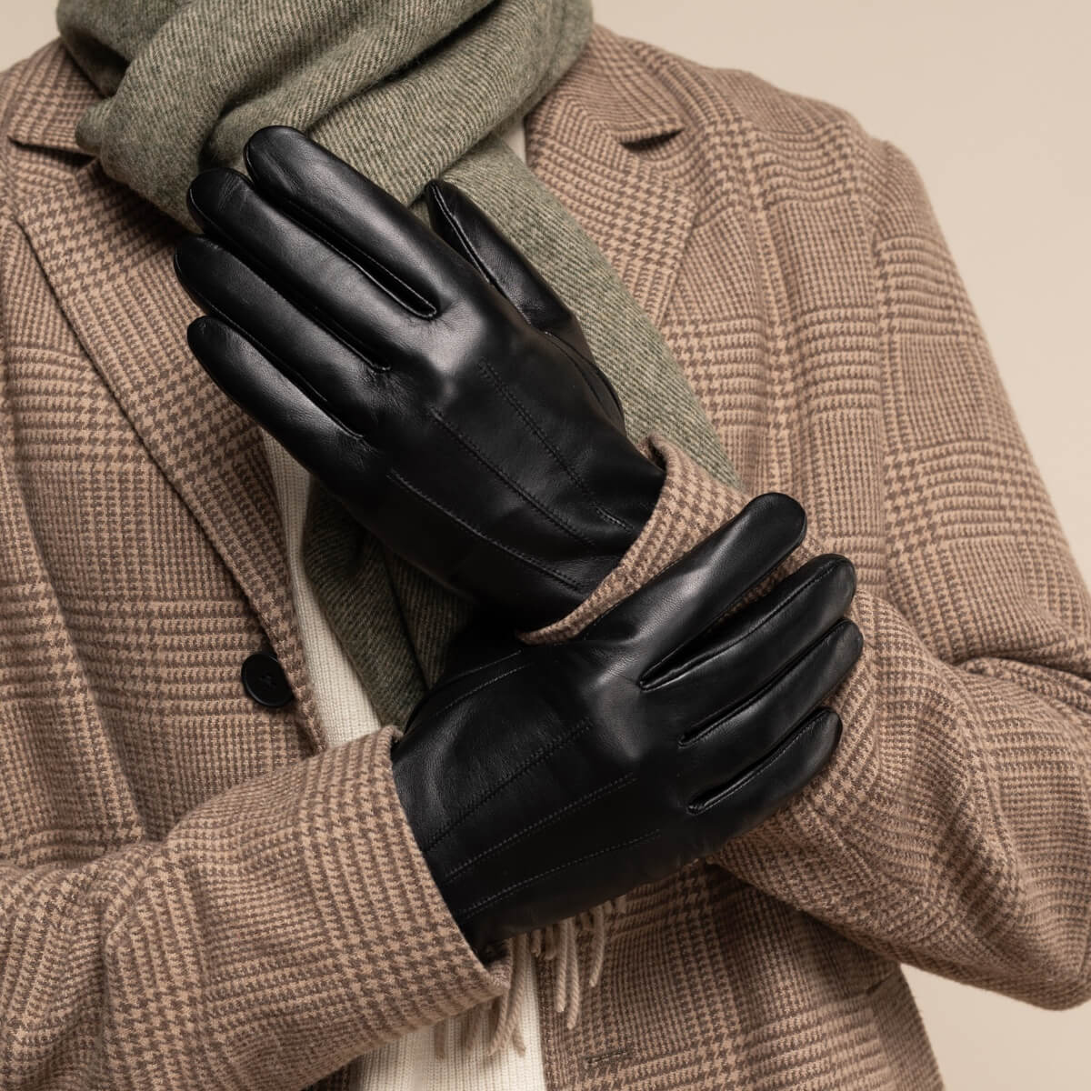 James (black) - classic sheepskin leather gloves with luxurious cashmere lining & touchscreen feature - Schwartz & von Halen - UK - 11