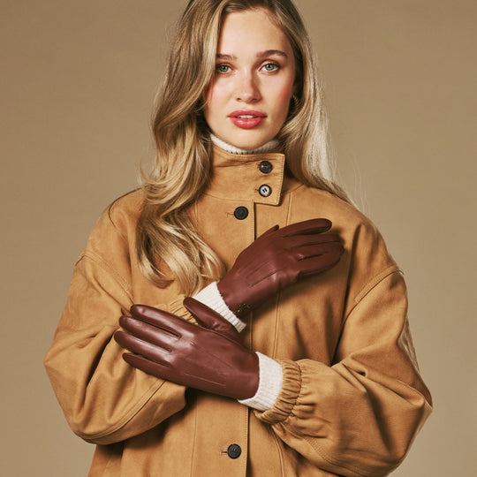 Jasmine (brown) - Women’s lambskin gloves with luxurious rabbit fur lining and touchscreen feature