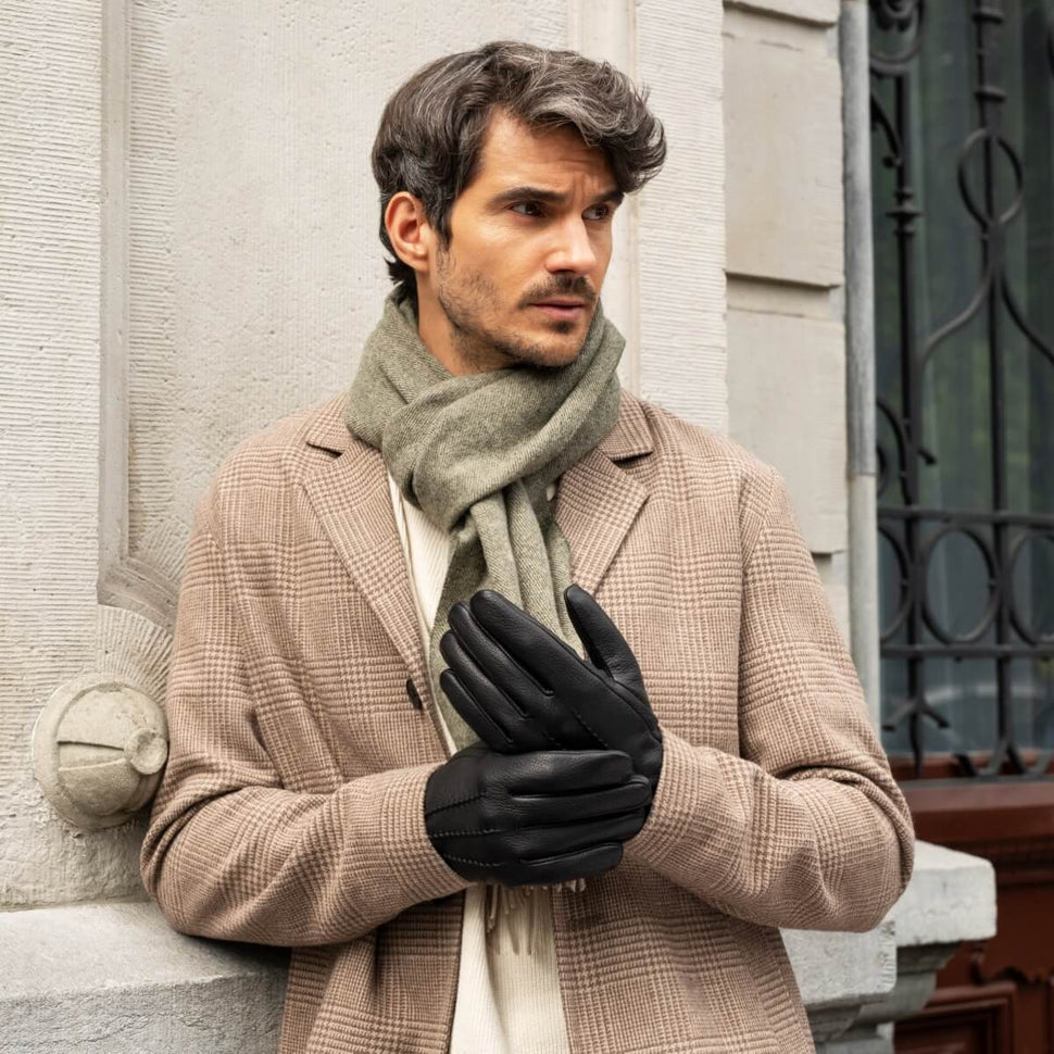 Jaxon (black) - goatskin leather gloves with luxurious faux fur lining & touchscreen feature - Schwartz & von Halen - UK - 12