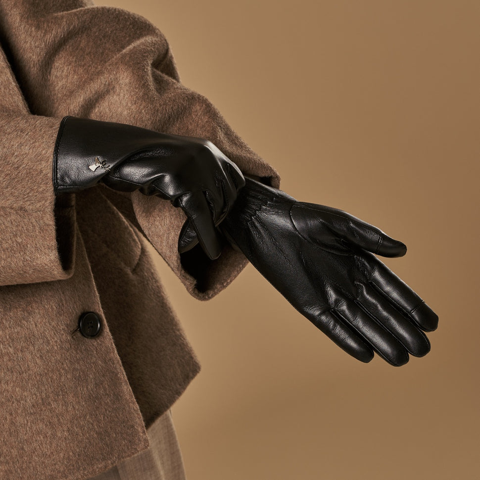 Luna - vegan leather gloves with fleece lining & touchscreen feature - Schwartz & von Halen - UK - 6