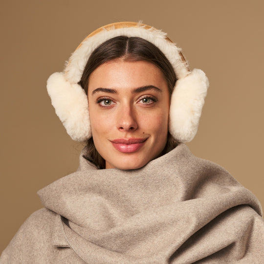 Nathaly (camel) – Warm and stylish earmuffs from natural sheepskin and suede