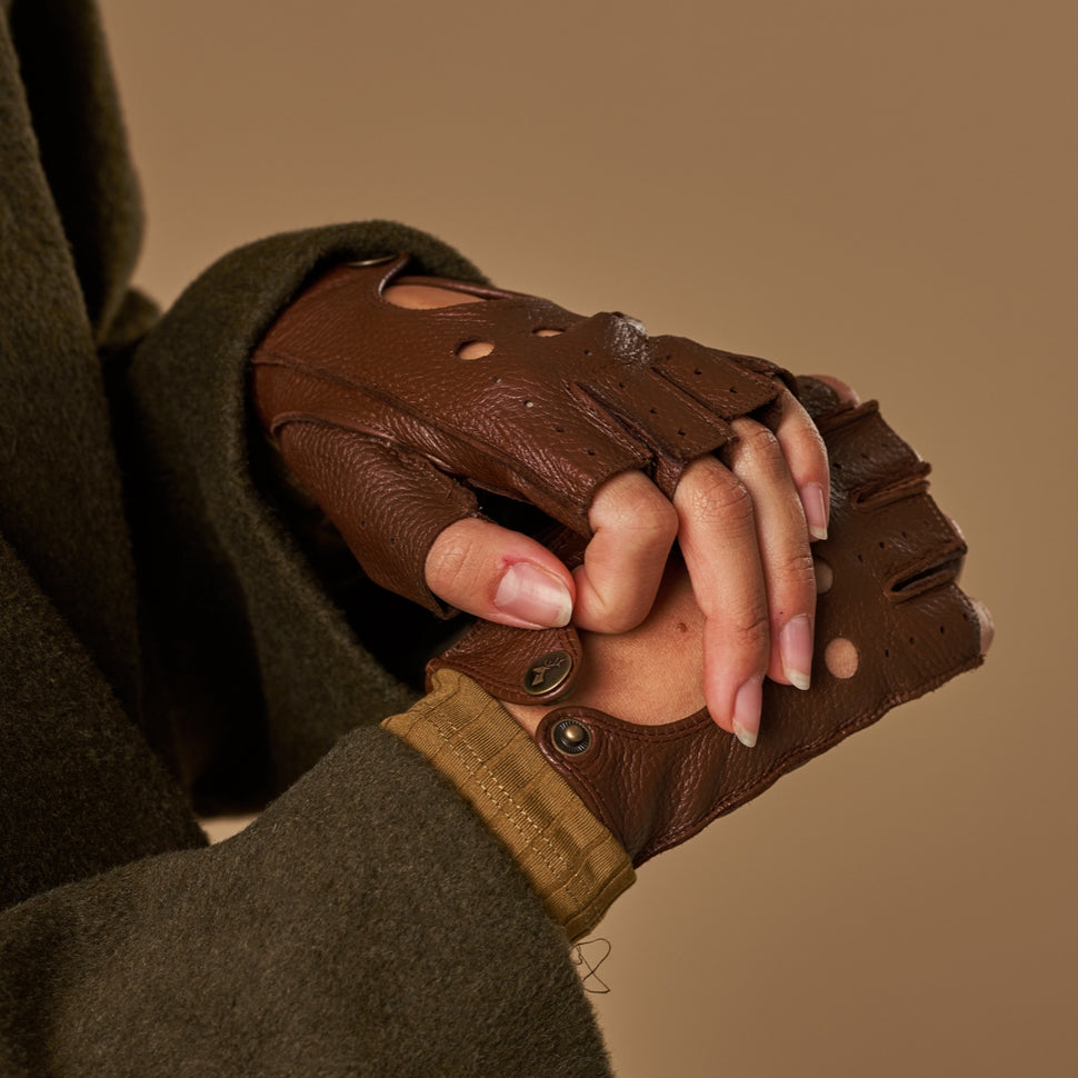 Robyn (brown) – luxurious fingerless driving gloves made of American deerskin leather - Schwartz & von Halen - UK - 8