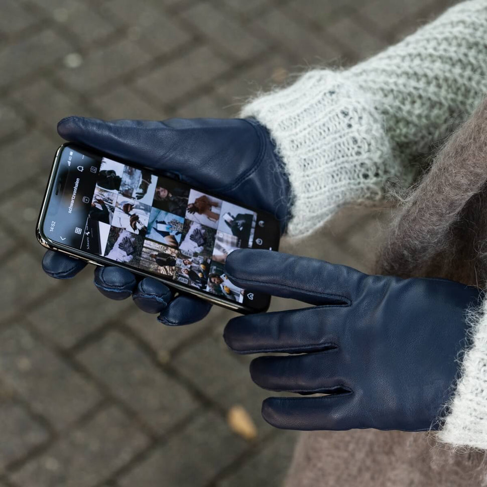 Ivy (blue) – sheepskin leather gloves with wool/cashmere lining & touchscreen feature - Schwartz & von Halen - UK - 6