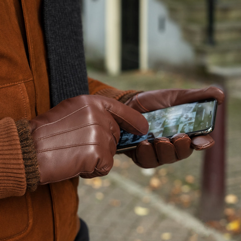 James (brown) - classic sheepskin leather gloves with luxurious cashmere lining & touchscreen feature - Schwartz & von Halen - UK - 5