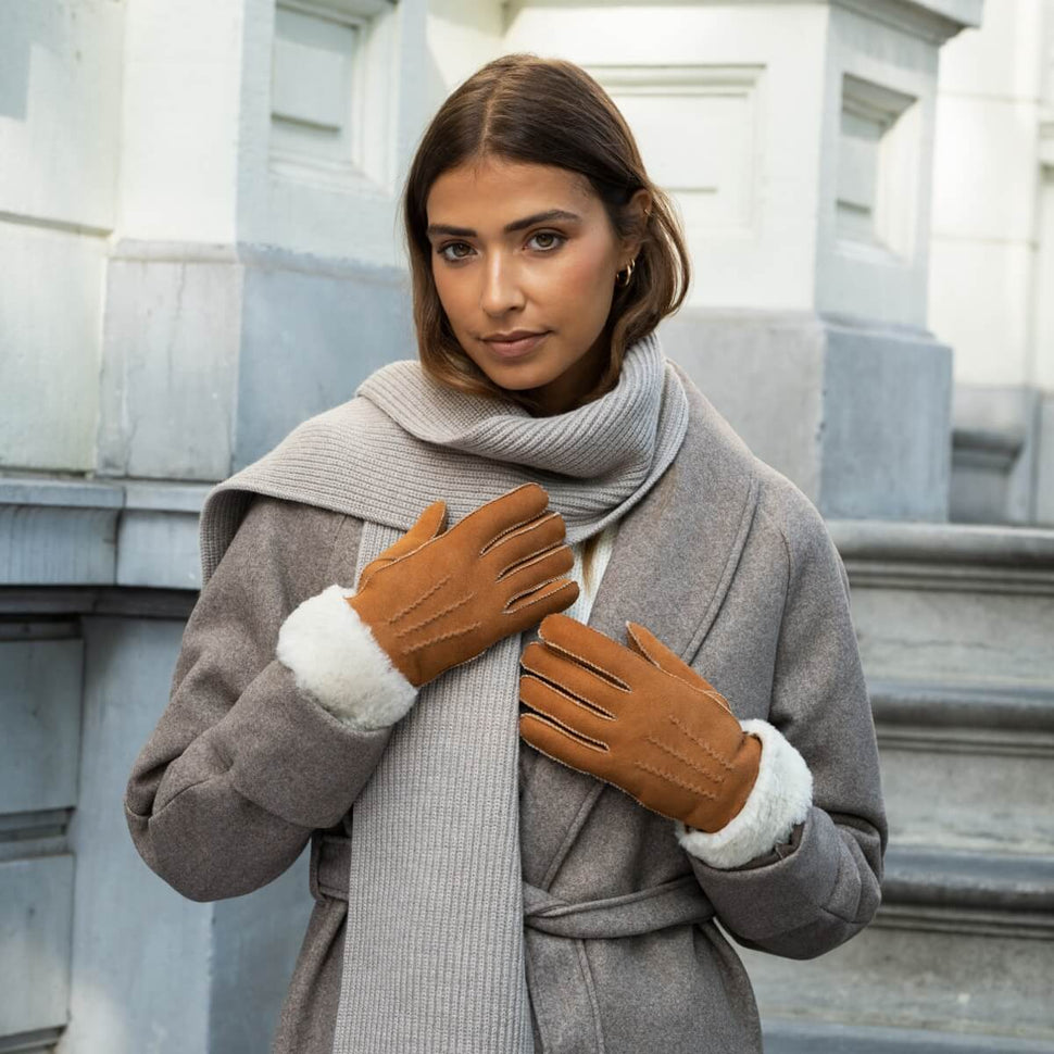 Giocante - suede leather gloves with luxurious sheep fur lining - Schwartz & von Halen - UK - 5