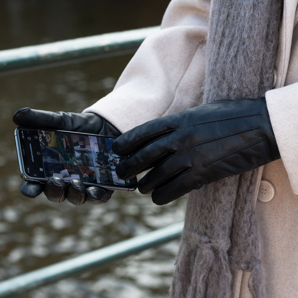 Lily (black) - sheepskin leather gloves with warm fleece lining & touchscreen feature - Schwartz & von Halen - UK - 5