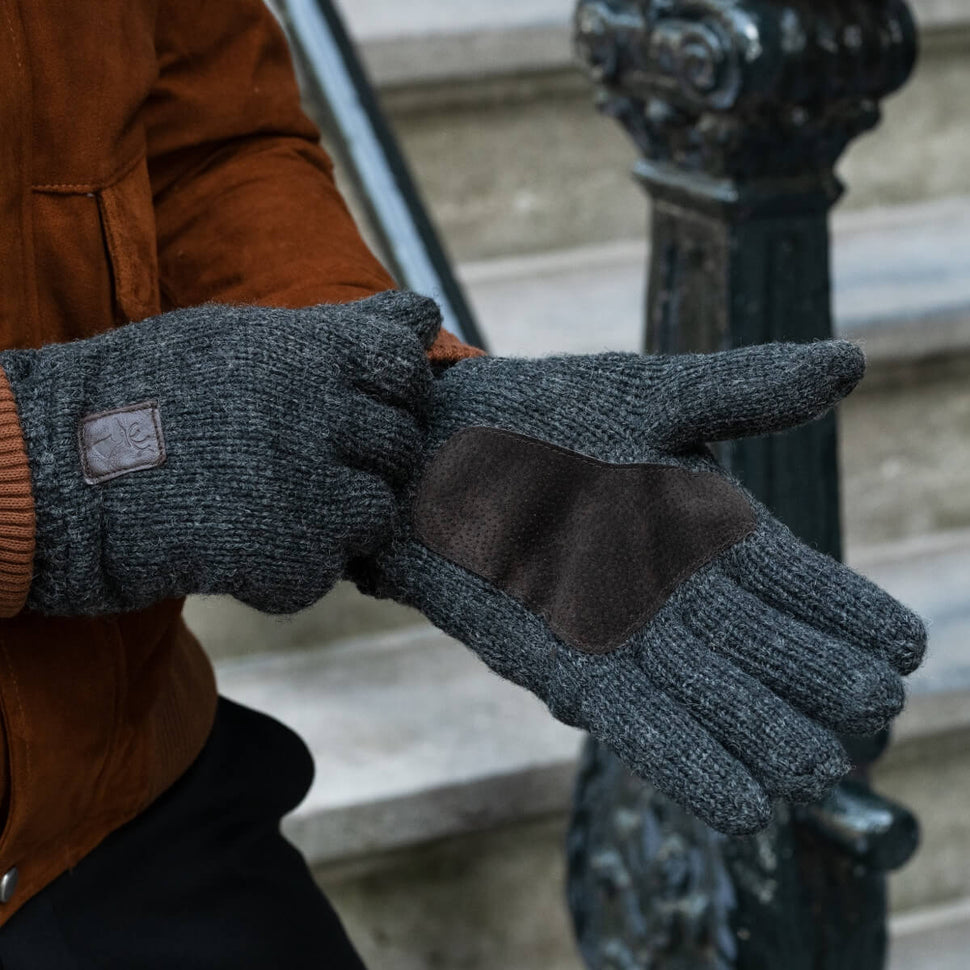 Hudson (dark grey) - knitted gloves from Shetland wool with warm fleece lining - Schwartz & von Halen - UK - 6
