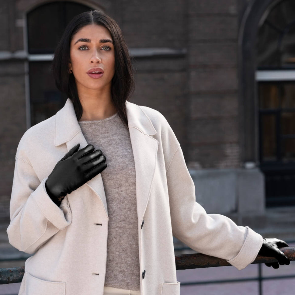 Ivy (black) – sheepskin leather gloves with wool/cashmere lining & touchscreen feature - Schwartz & von Halen - UK - 7
