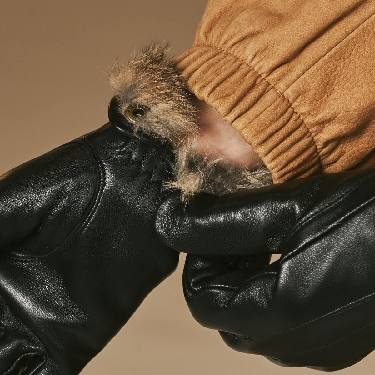 GLOVES IN BLACK LAMBSKIN WITH RABBIT FUR 463793