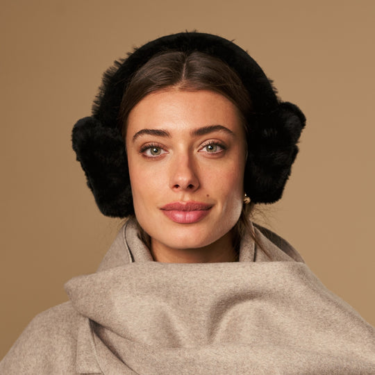 Nathaly (black) – Warm and stylish earmuffs from natural sheepskin and suede