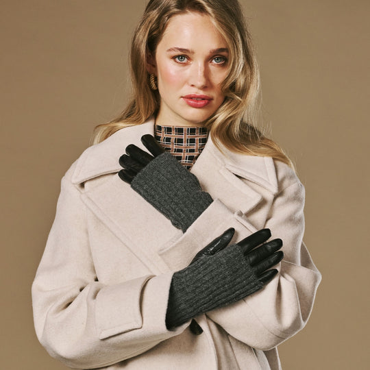 Riley (black) – Sheepskin leather gloves with knit cuff & touchscreen feature