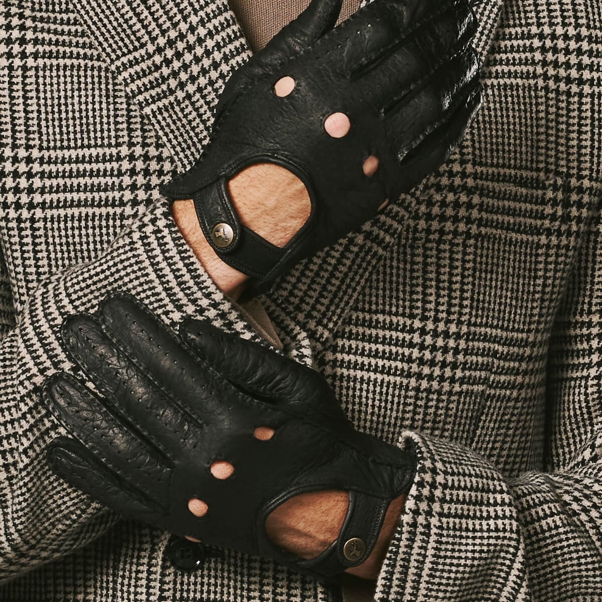 Silvio (black) - Exclusive peccary leather men's driving gloves