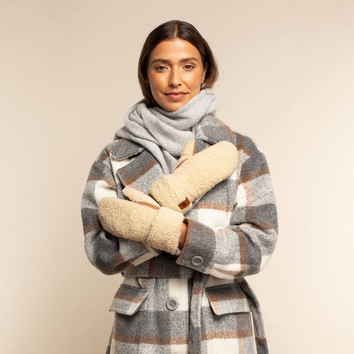 Sophia Suede Teddy Mittens Faux Fur Lining Schwartz von Halen