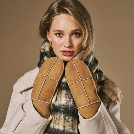 Veronica (camel) - Women’s patchwork sheepskin mittens with warm sheep fur lining