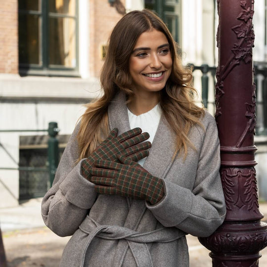 Rosie (brown) - Sheepskin leather gloves with fleece lining & touchscreen feature