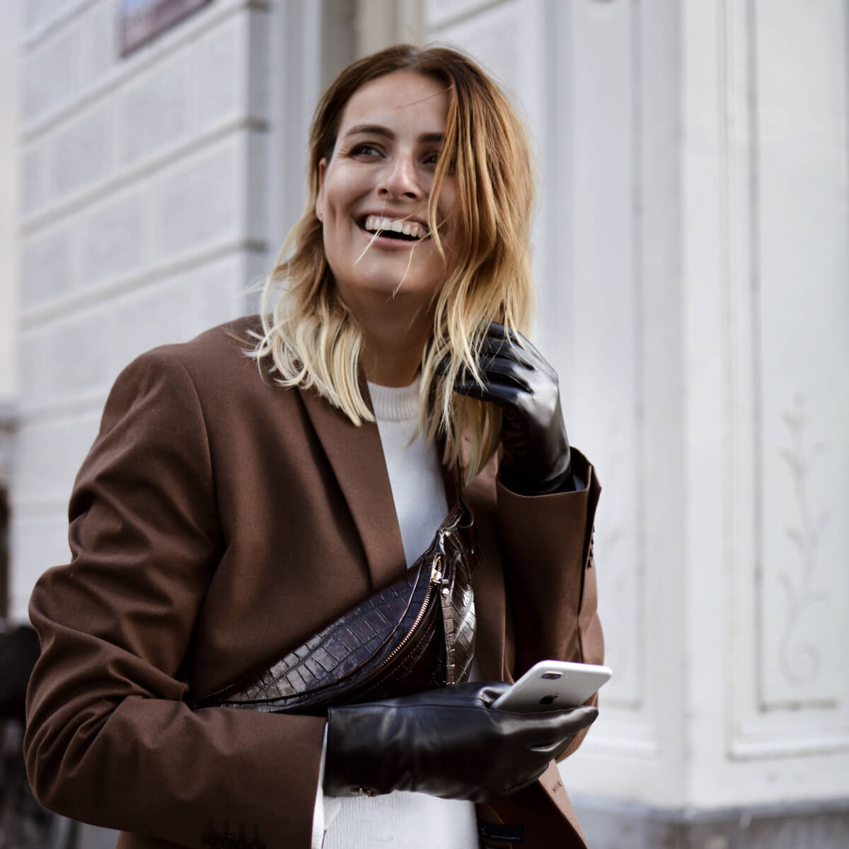 Ivy (black) – sheepskin leather gloves with wool/cashmere lining & touchscreen feature - Schwartz & von Halen - UK - 10